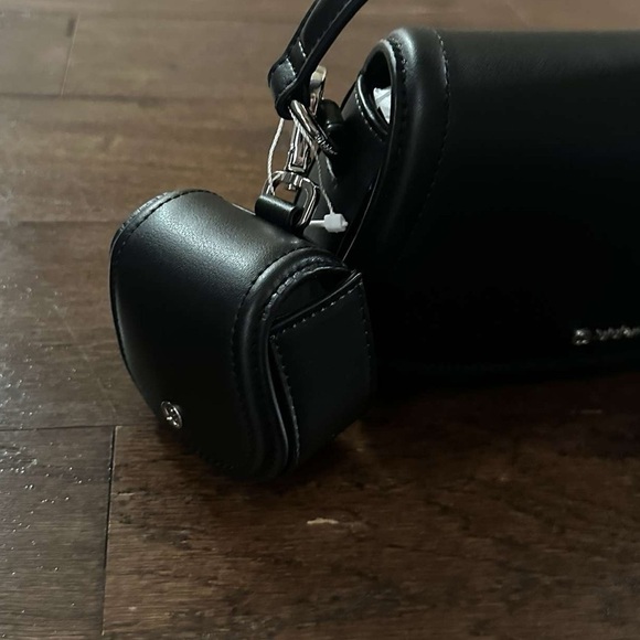 Lululemon-Leather Alternative Mini Bag 1.2L-Black-NWT - Picture 7 of 13